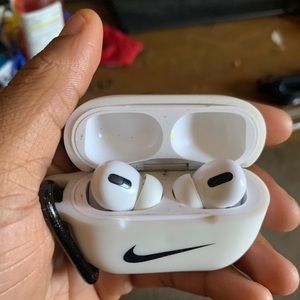 Apple AirPod Pros